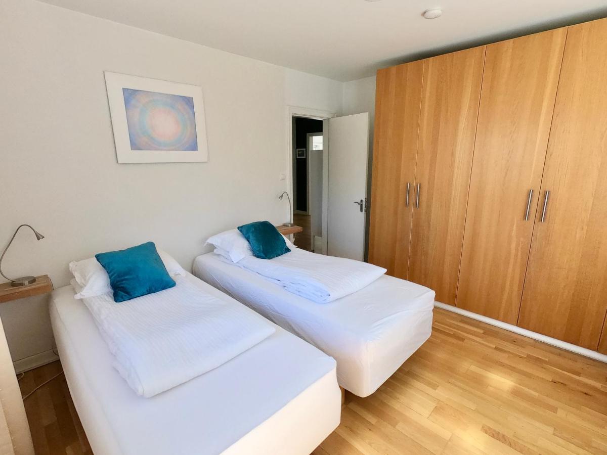 Pearl Of The North Apartments อาคูเรย์รี ภายนอก รูปภาพ