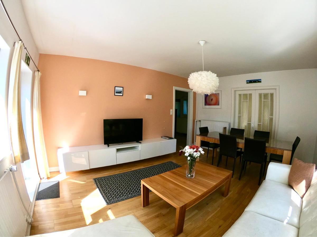 Pearl Of The North Apartments อาคูเรย์รี ภายนอก รูปภาพ