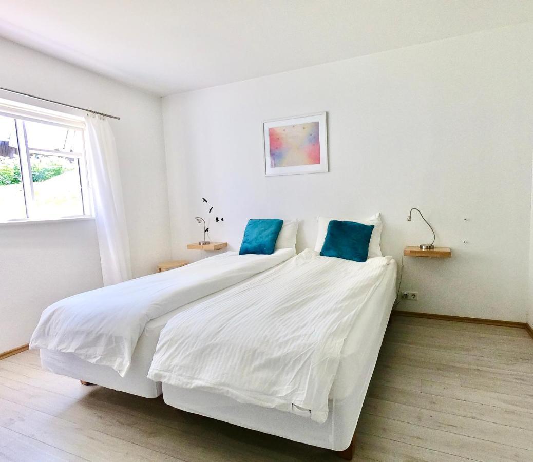 Pearl Of The North Apartments อาคูเรย์รี ภายนอก รูปภาพ
