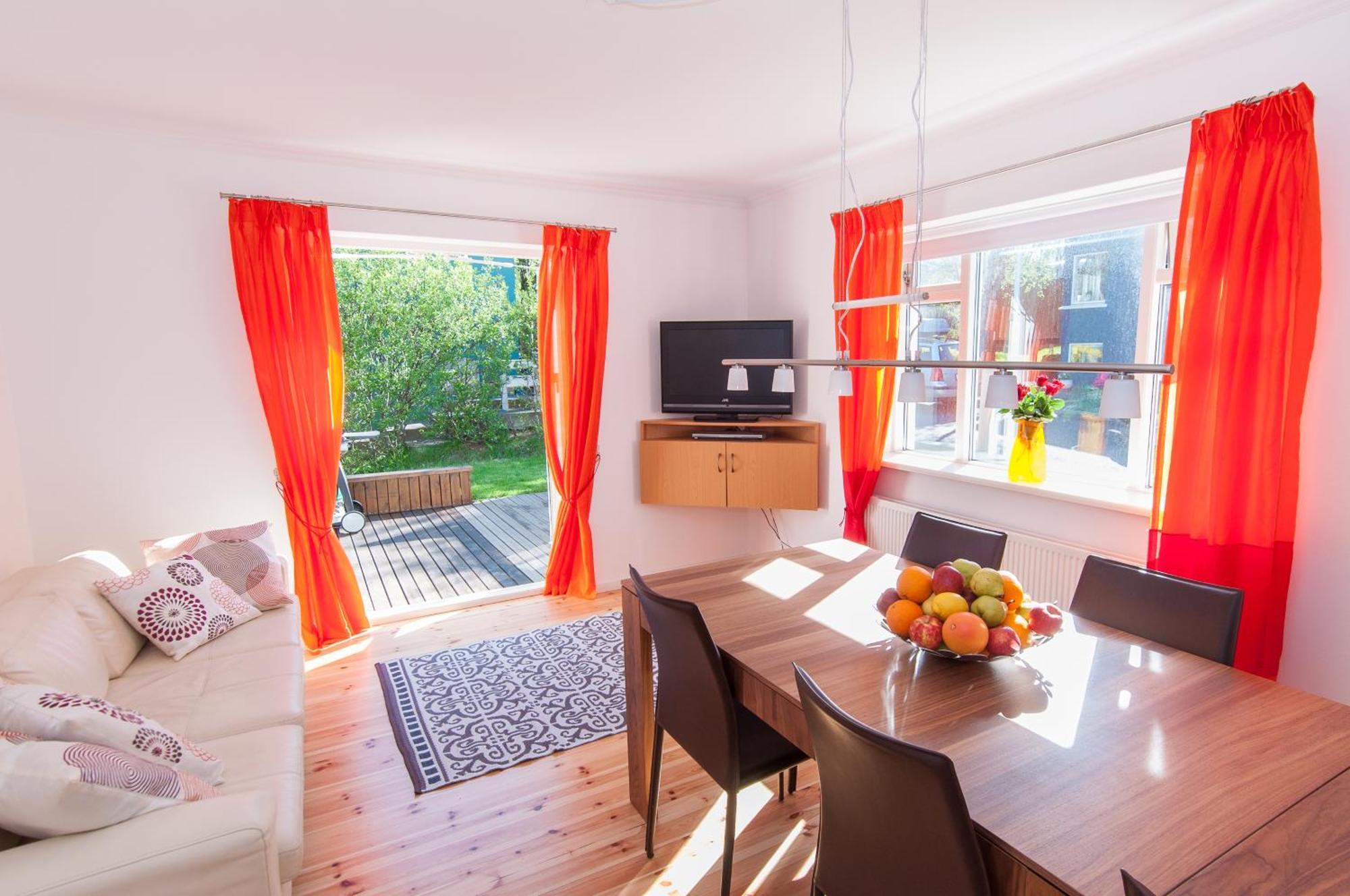 Pearl Of The North Apartments อาคูเรย์รี ภายนอก รูปภาพ