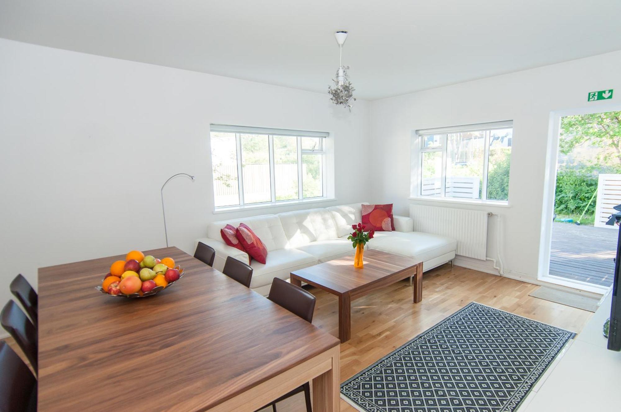 Pearl Of The North Apartments อาคูเรย์รี ห้อง รูปภาพ