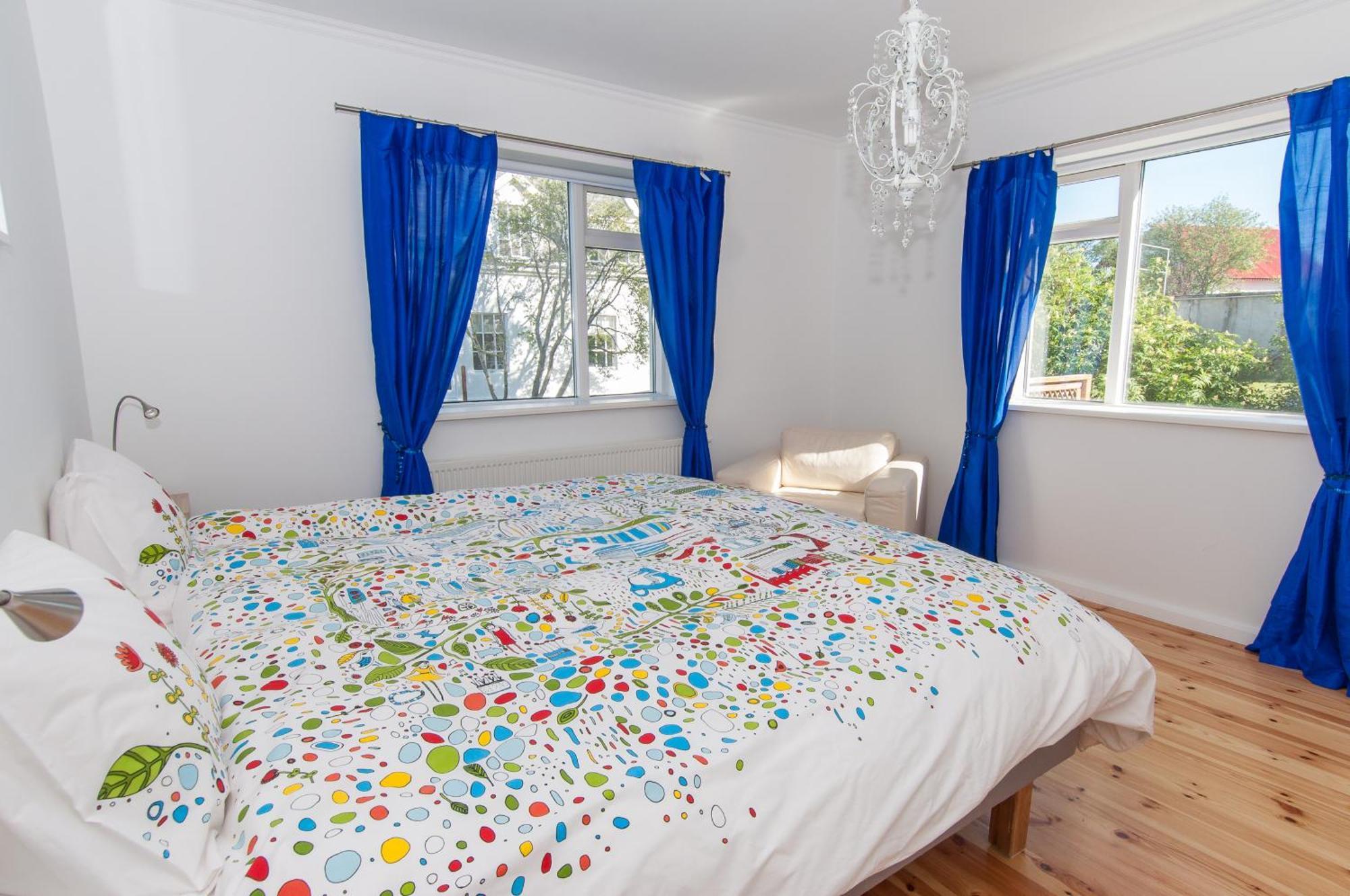 Pearl Of The North Apartments อาคูเรย์รี ห้อง รูปภาพ
